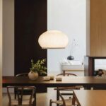 Suspension Japandi douce lumière avec maille tressée — détail de finition