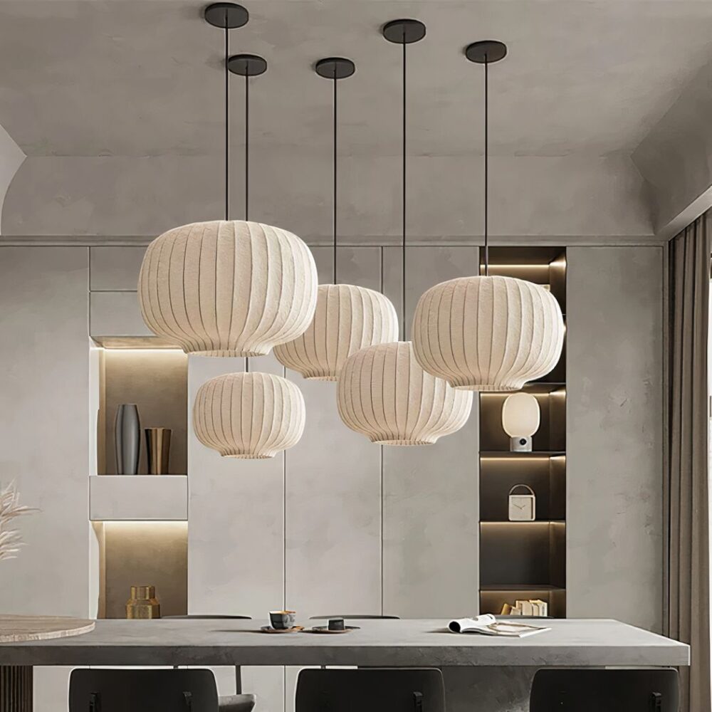 Suspension Japandi design doux en soie blanche - vue de côté