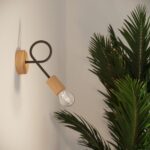 Applique murale scandinave en bois et métal façon lampe araignée - coloris disponibles
