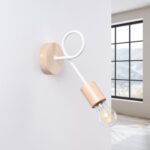 Applique murale scandinave en bois et métal façon lampe araignée