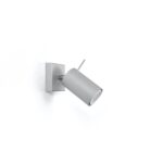 Applique murale en métal gris façon spot orientable sur fond blanc