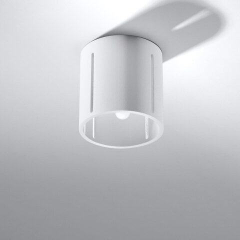 Lustre plafonnier rond en métal blanc ajouré sur fond gris