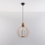 Suspension design en bois massif sur fond gris