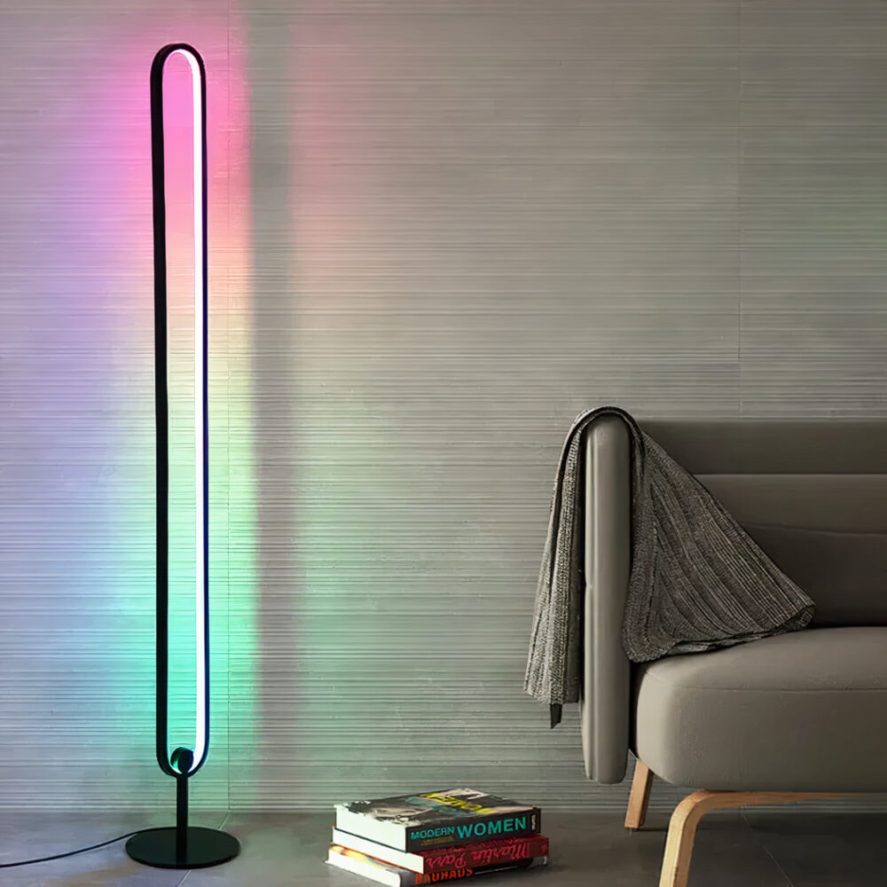 Lampadaire LED d’angle intelligent pour ambiance immersive — vue en situation