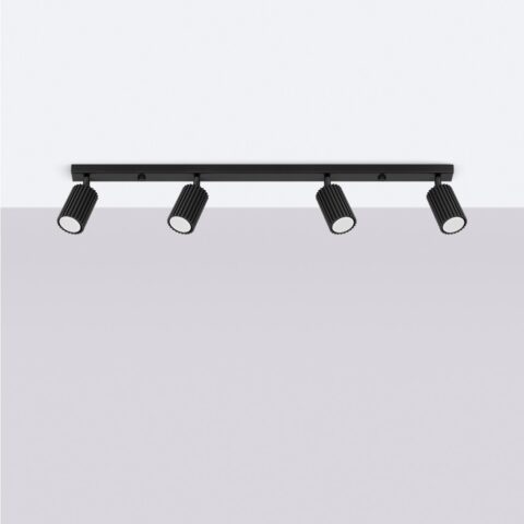 lustre plafonnier design à 4 spots orientables aluminium noir sur plafond blanc et fond gris.