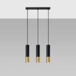 Suspension moderne et élégante noir et dorée avec 3 abat-jours cylindriques sur fond gris