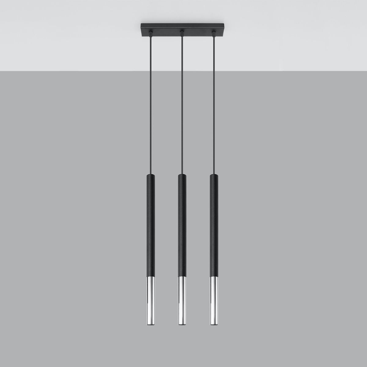 Suspension noire moderne et élégante avec détails or ou chrome