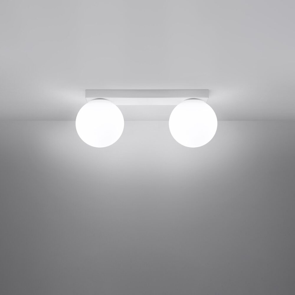 Lustre plafonnier blanc en verre pour une lumière douce et élégante