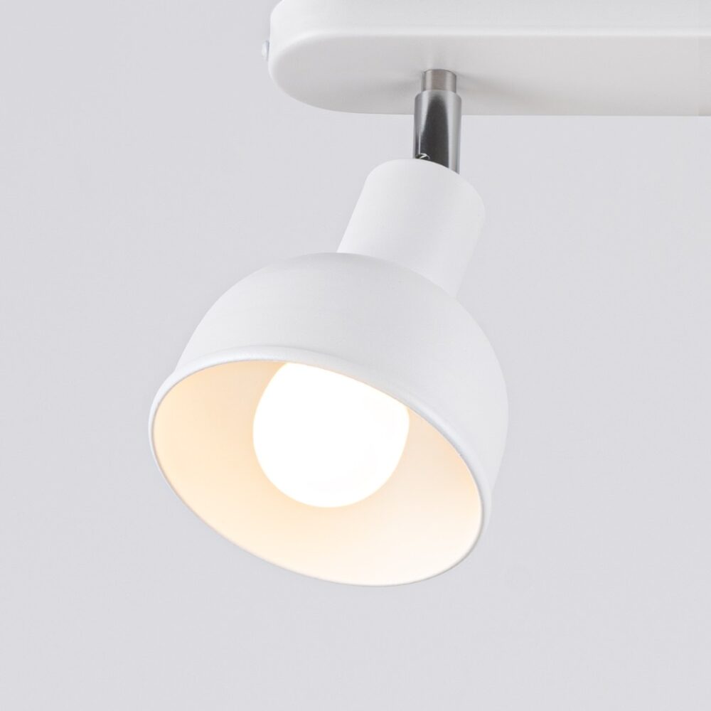Lustre plafonnier blanc à spots orientables - vue d'ensemble