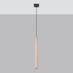 Suspension tube en bois design et naturel de couleur beigne clair suspendu au plafond par un fil noir sir fond gris.