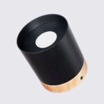 Lustre plafonnier noir et bois design scandinave — détail de finition