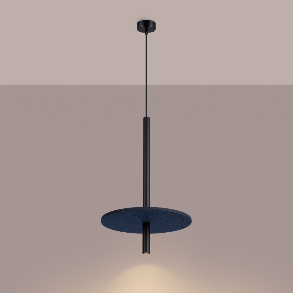 Suspension design à disque décoratif et finitions colorées - vue de face