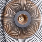 Suspension filaire design en métal noir et bois naturel - vue de côté