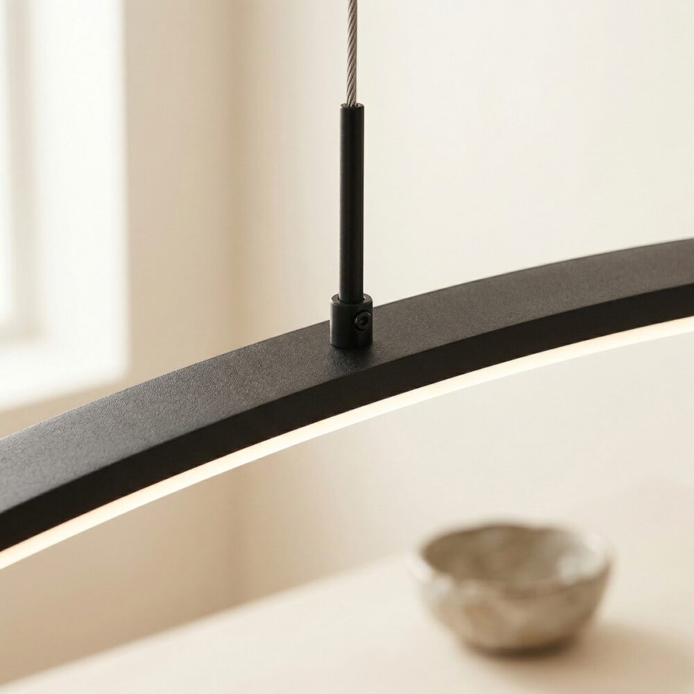 Suspension LED arquée design moderne - détail