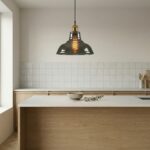 Suspension en verre fumé chic au design industriel - vue de côté