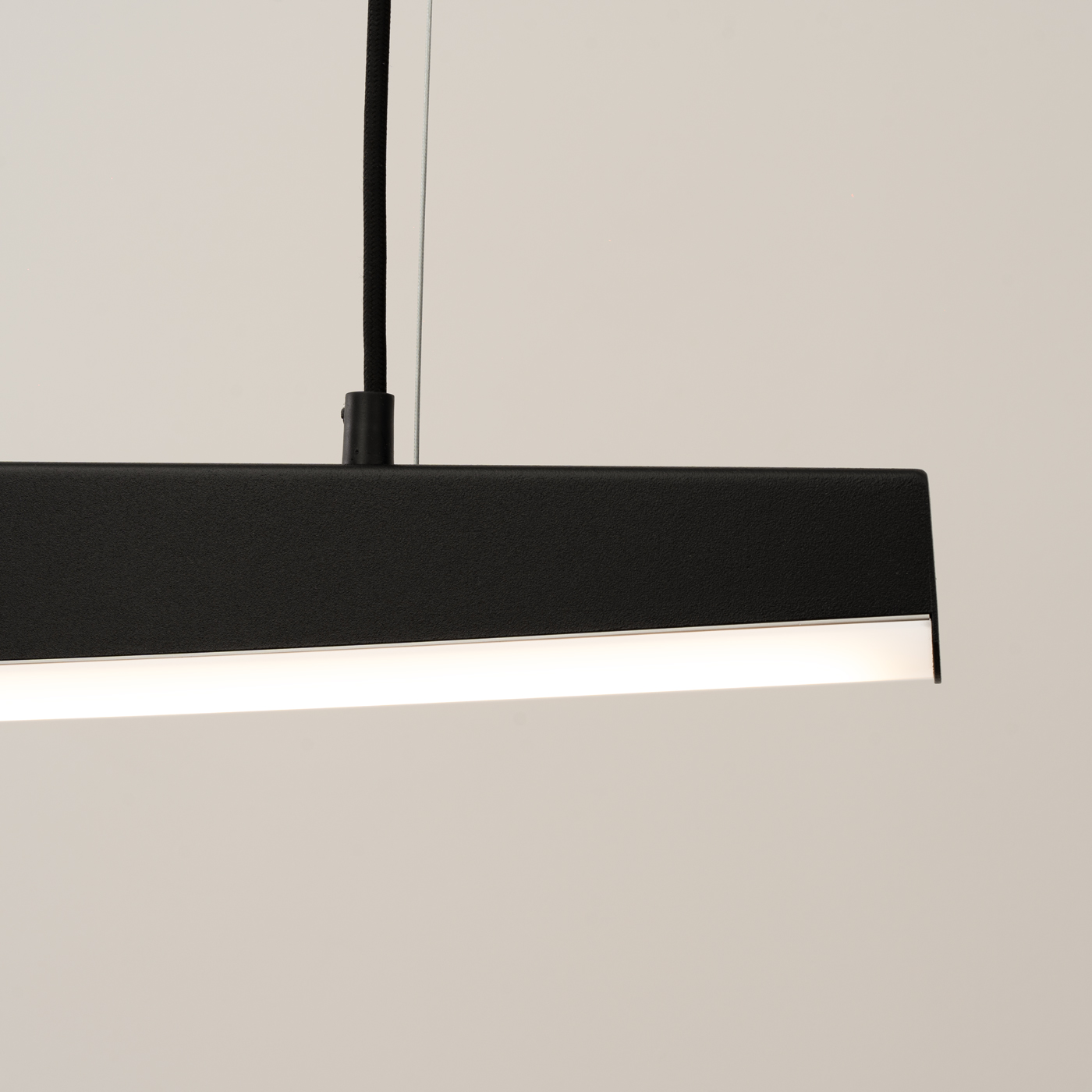 Suspension LED linéaire vague 3 coloris - vue d'ensemble