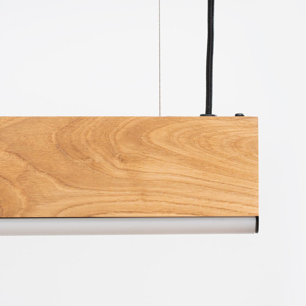 Suspension linéaire chêne design moderne — vue en situation