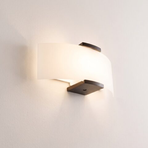 Applique murale contemporaine en bois et verre mat, blanc