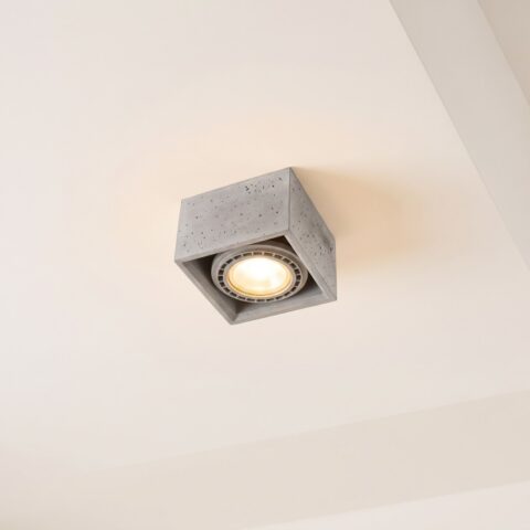 Lustre plafonnier carré façon spot en béton gris brut, gris