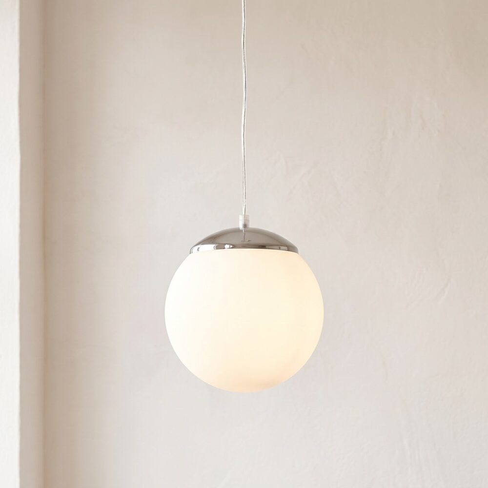 Suspension globe en verre opale de 20 cm