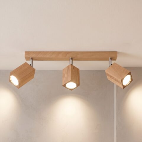 Plafonnier 3 spots orientables en chêne allumé au plafond